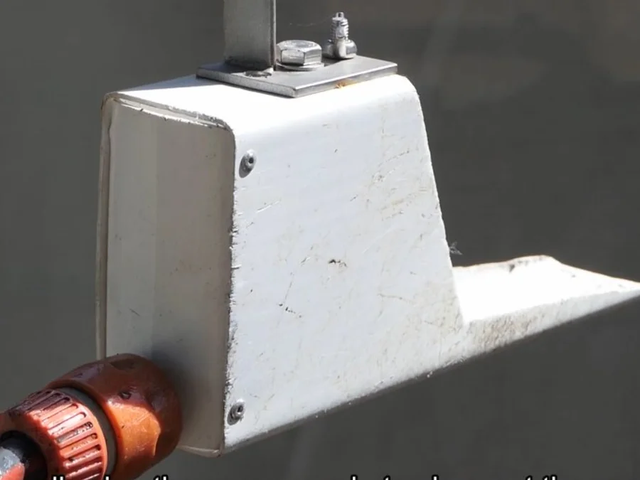 Gutter cleaner hose connection
