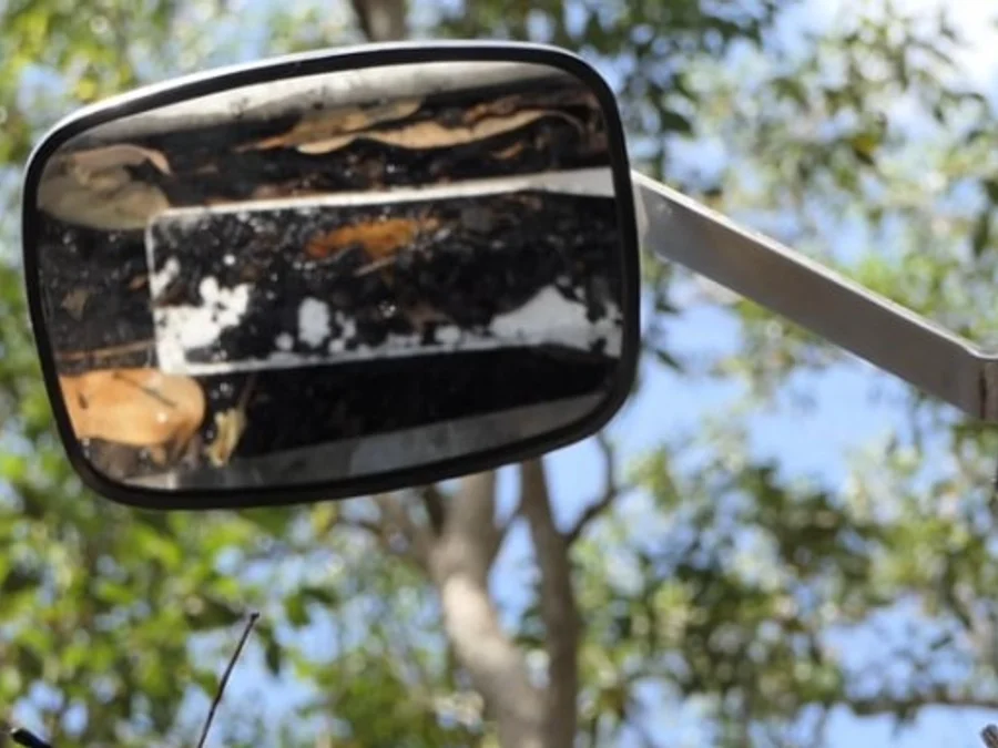 Adjustable mirror showing inside a gutter